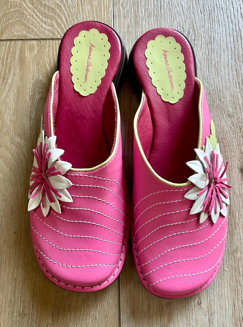 Like New Hanna Andersson Pink Leather Flower Slip On Mule Clog Shoes Sz 6 36